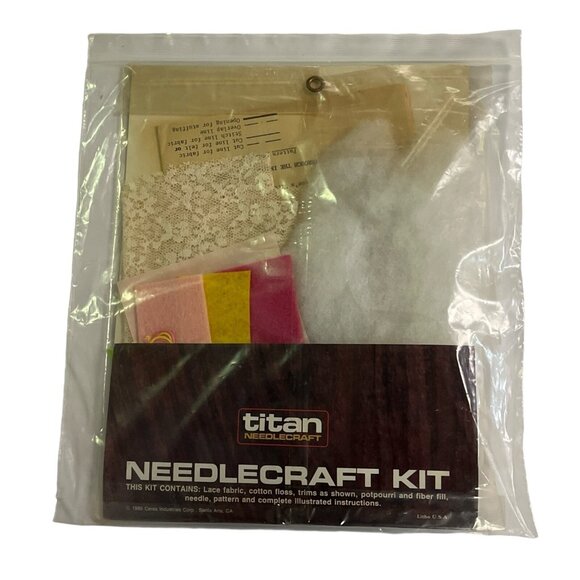 Vintage Titan Needlecraft Kit Potpourri Pets Pig Kit Lace 1348 4" 1985 NOS - Picture 5 of 5